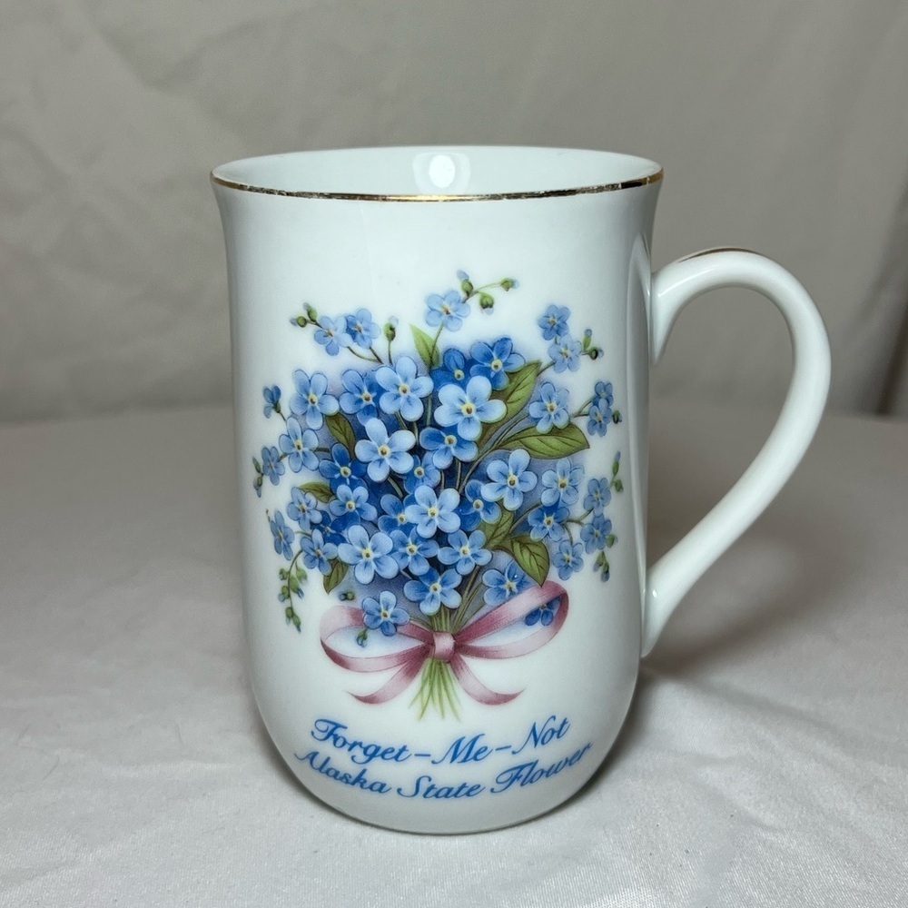 Vintage FORGET-ME-NOT Alaska State Flower 4" cup with gold trim
